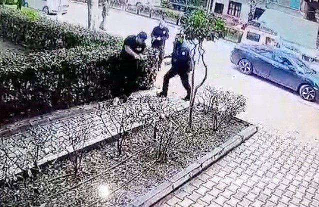 Çaldığı Köpeğin Sahibine Ve Polise Bıçak Çekti, Gözaltına Alındı