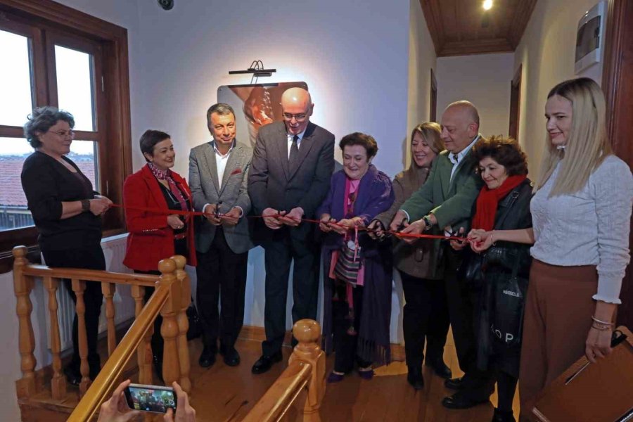 ’şehrin Ateşi Seramik Galerisi’ Yolculuğu ’kuşlar, Evler, Ağaçlar’ İle Devam Ediyor