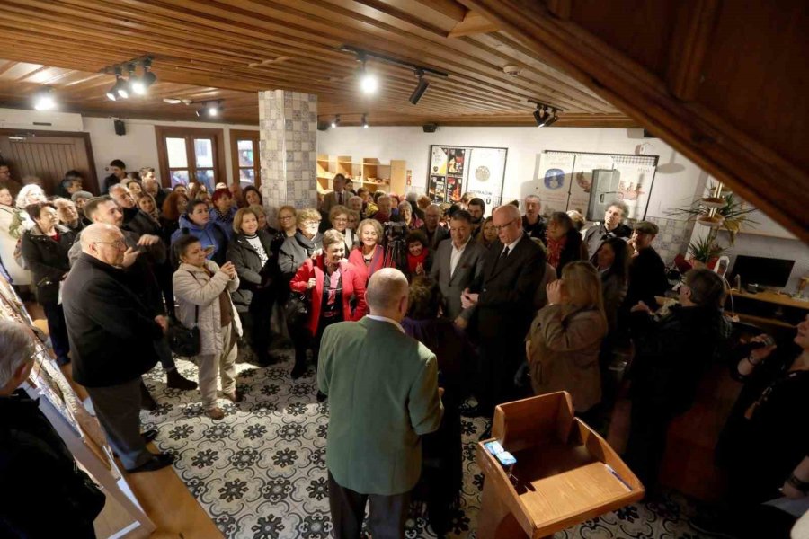 ’şehrin Ateşi Seramik Galerisi’ Yolculuğu ’kuşlar, Evler, Ağaçlar’ İle Devam Ediyor