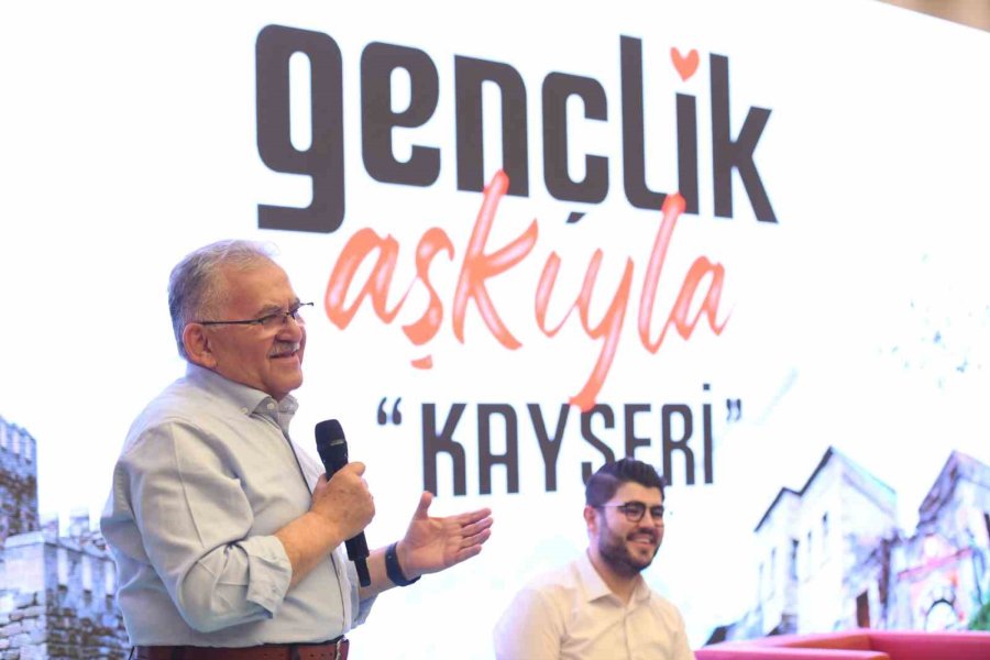 Gençler Sordu, Başkan Büyükkılıç, ‘gençlik Aşkıyla’ Cevapladı