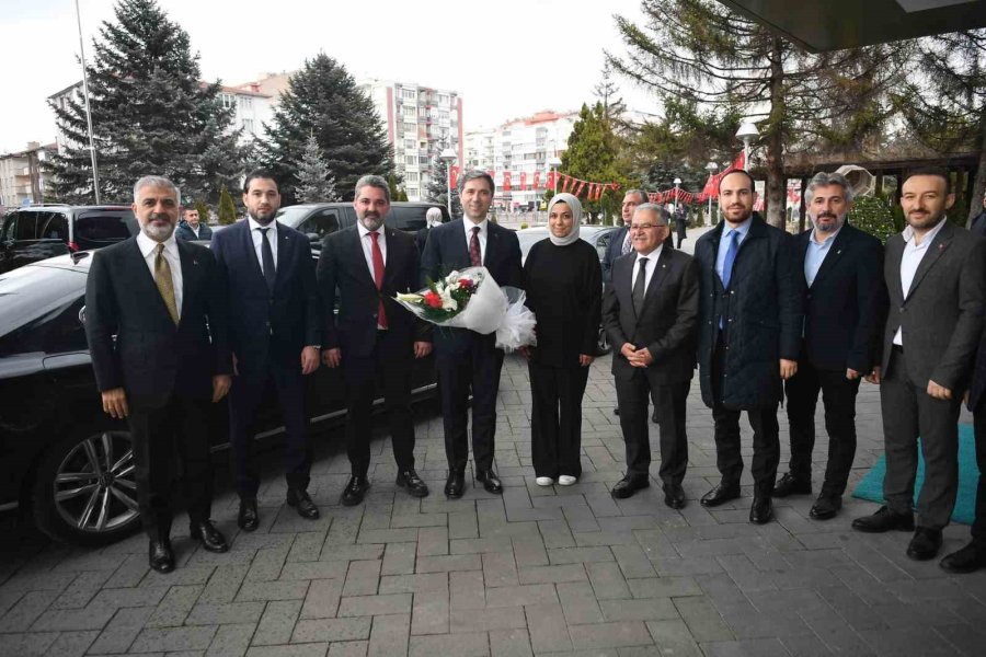 Ak Parti Genel Başkan Yardımcısı Sırakaya’dan Büyükkılıç’a Ziyaret