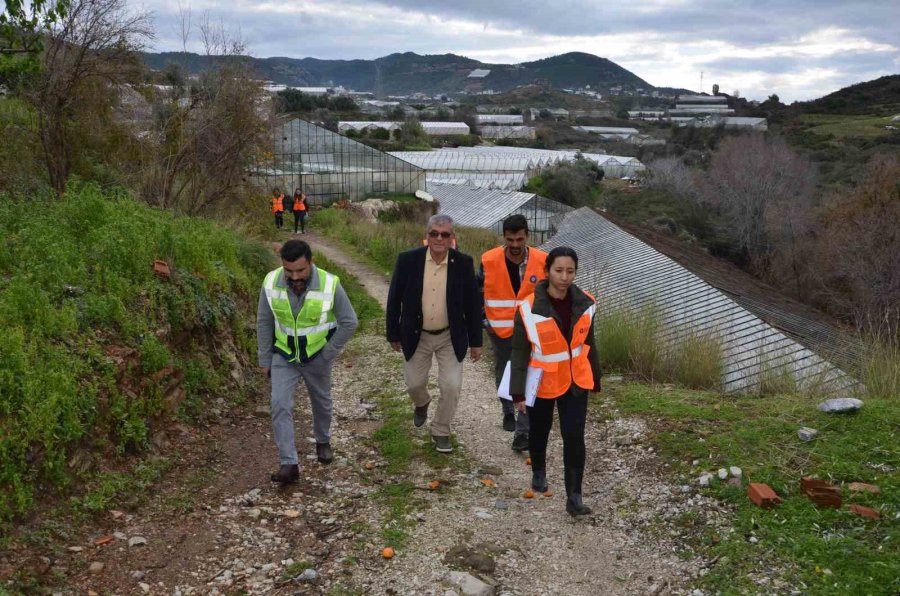 Alanya’da Dolu Yağışında Seraları Zarar Gören Üreticiye Naylon Desteği Verilecek