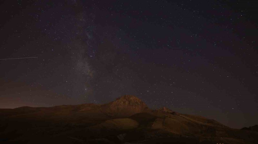 Türkiye’nin İncisi Erciyes, Astronomiy Magazine’de Boy Gösterdi