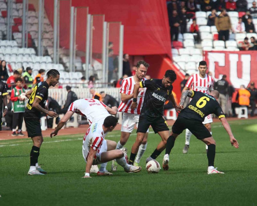 Trendyol Süper Lig: Antalyaspor: 2 - İstanbulspor: 0 (ilk Yarı)