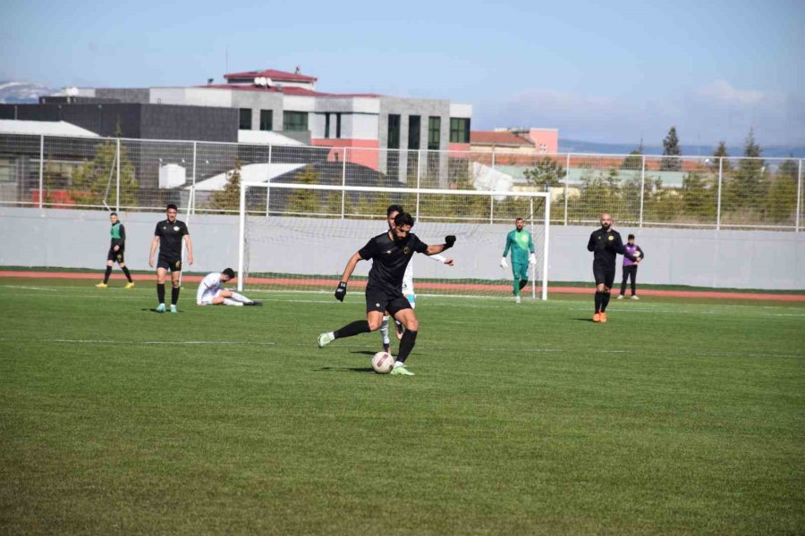 Tff 3. Lig: Anadolu Üniversitesi: 0 - Turgutluspor : 2