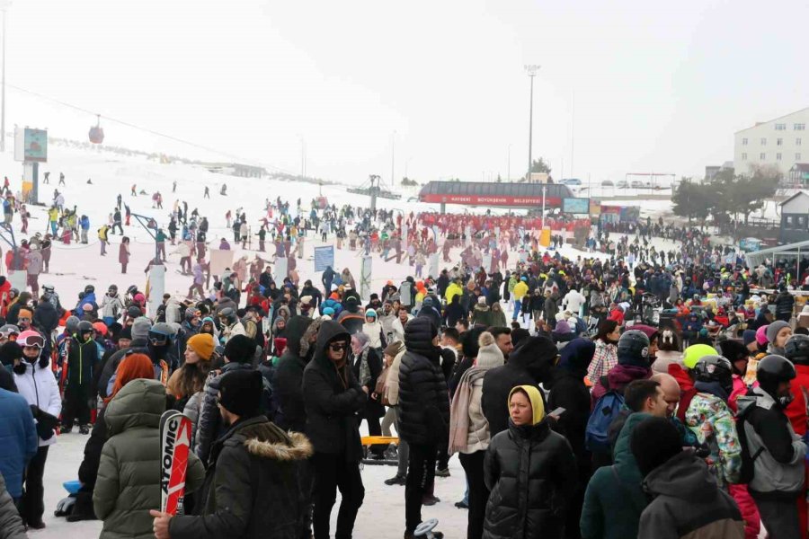 Erciyes Tıklım Tıklım Doldu