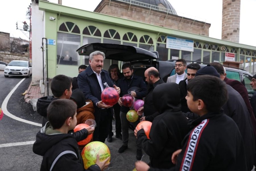 Başkan Palancıoğlu, Mahalle Ziyaretlerine Devam Ediyor