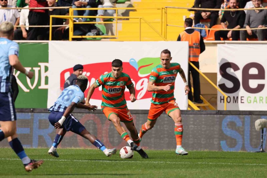 Trendyol Süper Lig: Alanyaspor: 2 - Adana Demirspor: 0 (ilk Yarı)