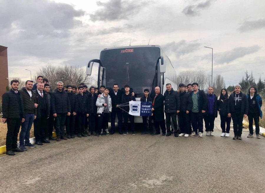 Liseli Gençlerle Teknolojinin Tam Kalbine Ziyaret