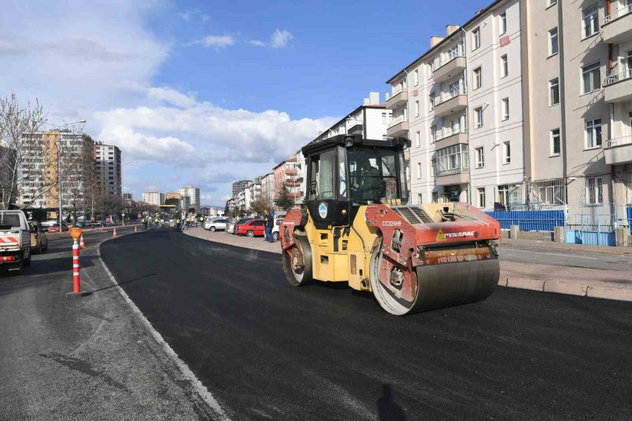 Büyükşehir’den Ziya Gökalp Mahallesi’ne 3.3 Milyon Tl’lik Sıcak Asfalt Yatırımı