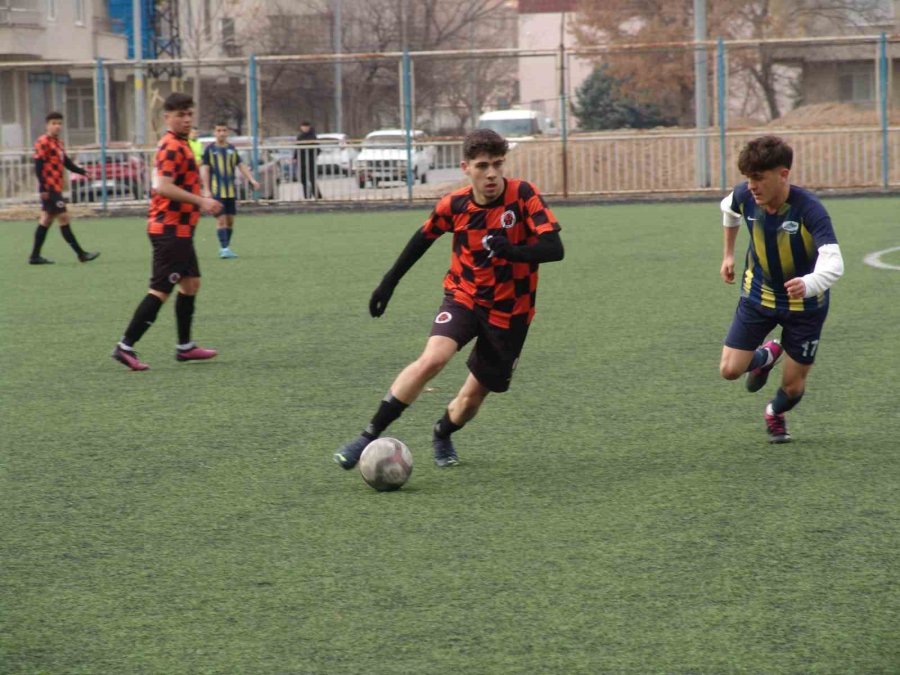 Kayseri Süper U18 Ligi: Kayseri Yolspor: 1 - Hacılar Erciyesspor: 1