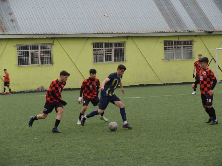 Kayseri Süper U18 Ligi: Kayseri Yolspor: 1 - Hacılar Erciyesspor: 1