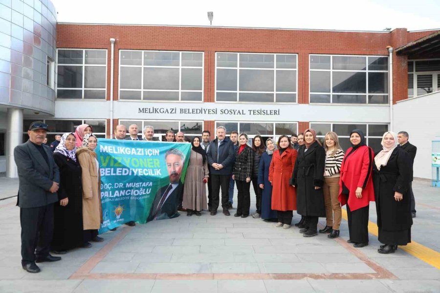 Başkan Palancıoğlu, Danışmentgazi Mahallesi’nin Hanımlarıyla Bir Araya Geldi