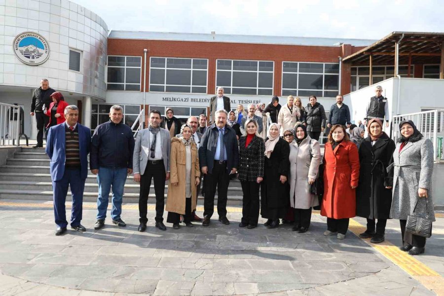 Başkan Palancıoğlu, Danışmentgazi Mahallesi’nin Hanımlarıyla Bir Araya Geldi