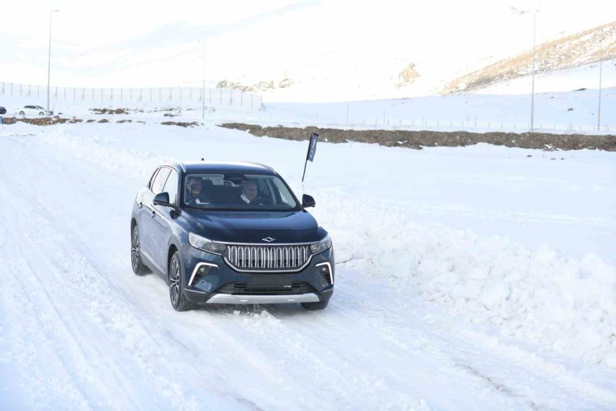 Başkan Büyükkılıç, Togg İle Erciyes’te Pistlerin Tozunu Attırdı