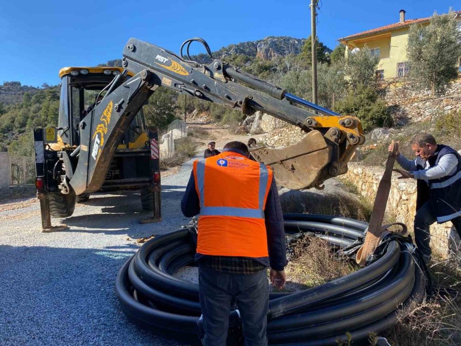 Akseki’de Kooperatiflere Sulama Borusu Hibe Edildi