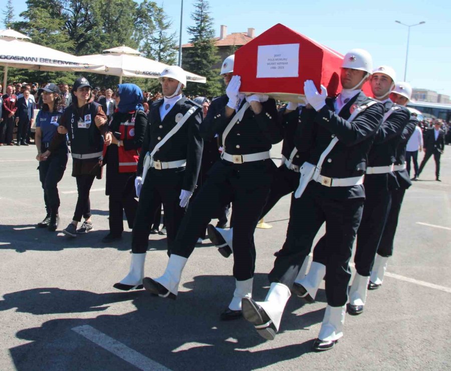 Görevi Başında Şehit Edilen Polisin Eşi: “kundaktaki Bebeğim Yetim Kaldı, En Ağır Cezayı Alsın”