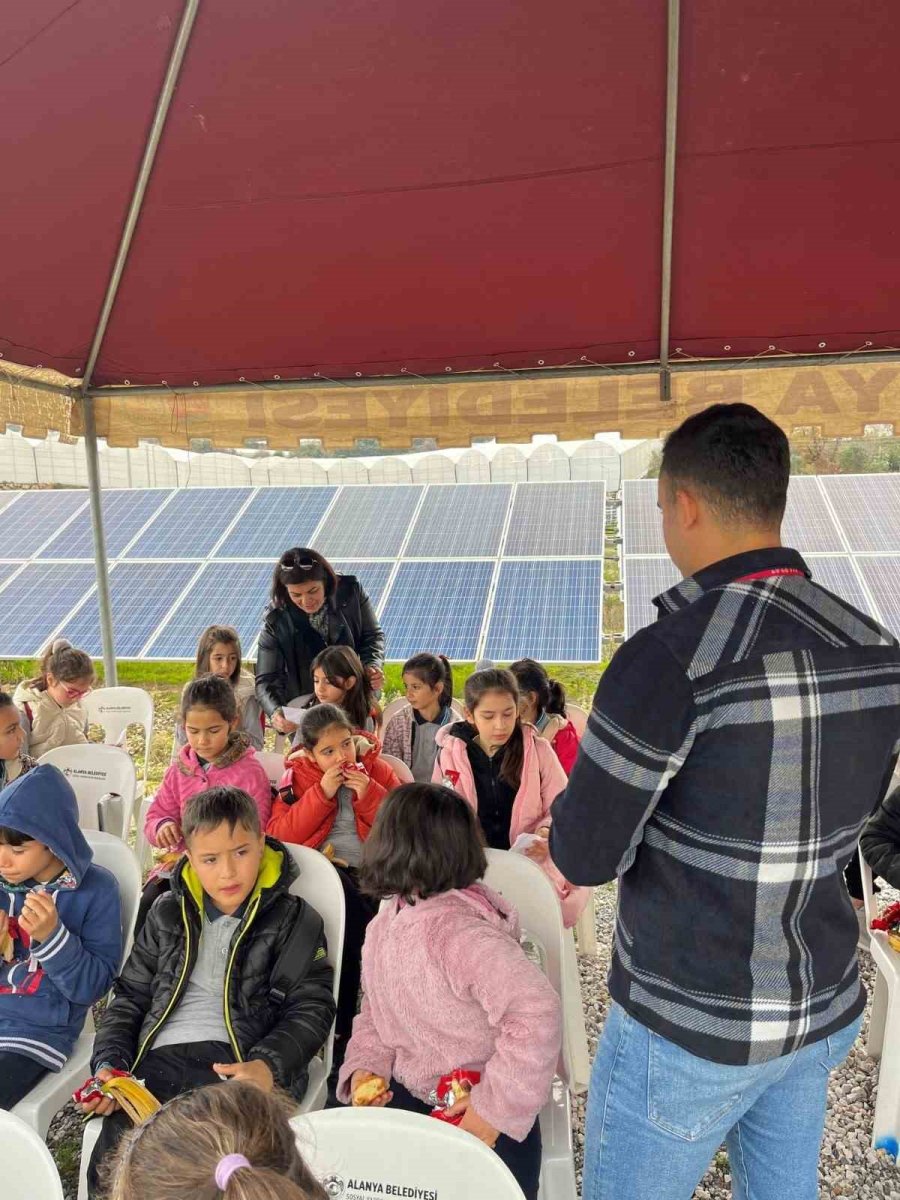 Öğrenciler Yenilenebilir Enerji Hakkında Bilgilendirildi