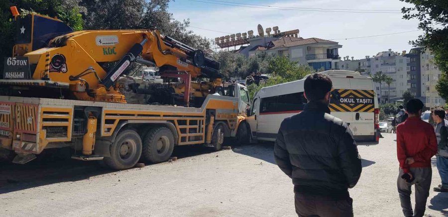 Alanya’da Zincirleme Kaza: 1 Yaralı