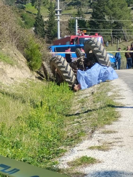 Devrilen Traktörün Altında Kalan Yaşlı Adam Hayatını Kaybetti