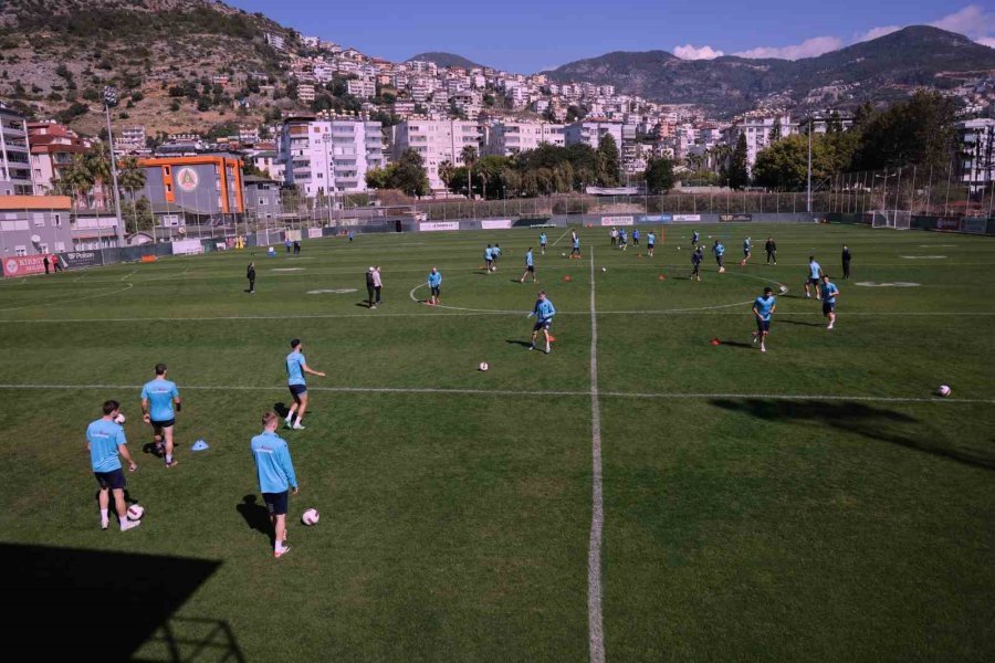 Alanyaspor, Fatih Karagümrük Maçı Hazırlıklarını Tamamladı