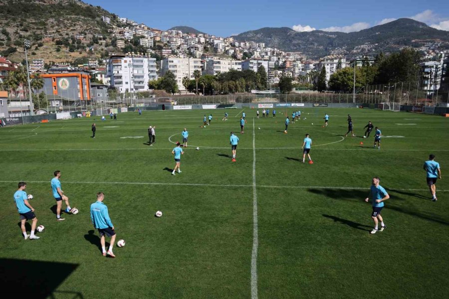 Alanyaspor, Fatih Karagümrük Maçı Hazırlıklarını Tamamladı