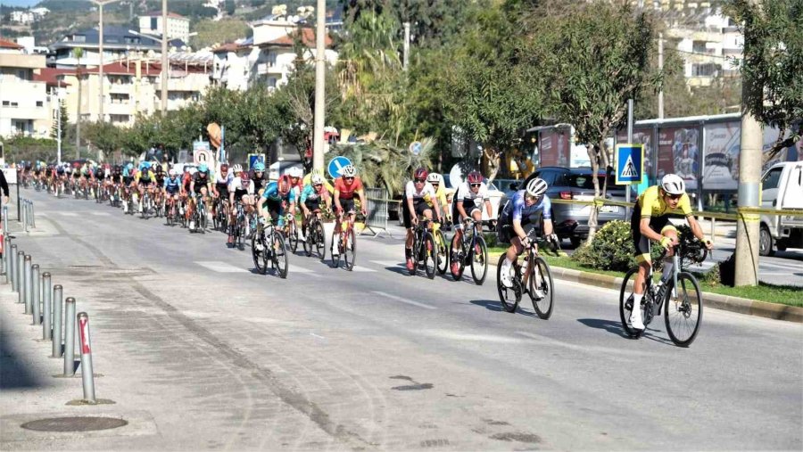 Pedallar, Alanya’da Dönüyor