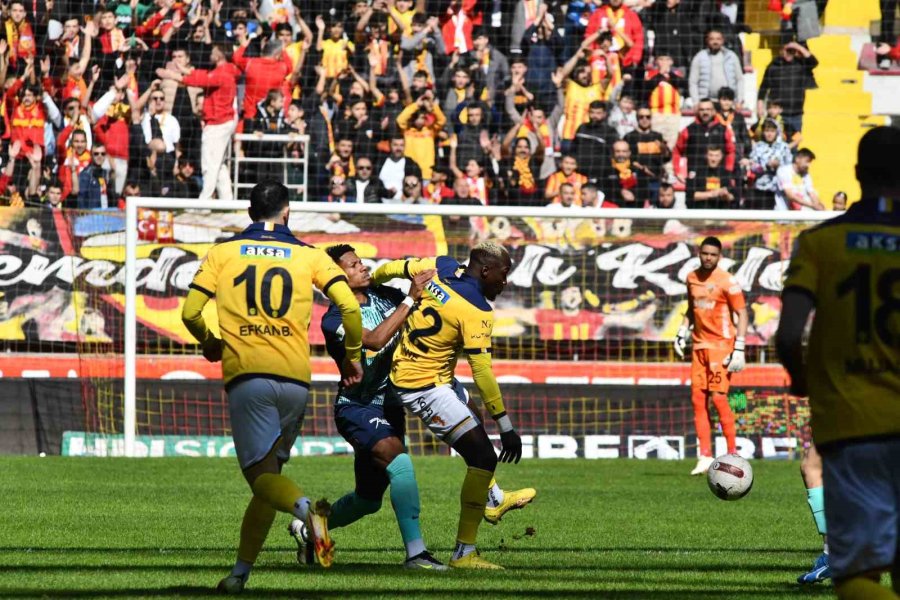 Trendyol Süper Lig: Kayserispor: 0 - Ankaragücü: 2 (ilk Yarı)