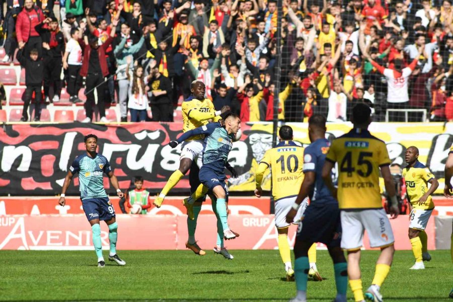 Trendyol Süper Lig: Kayserispor: 0 - Ankaragücü: 2 (ilk Yarı)