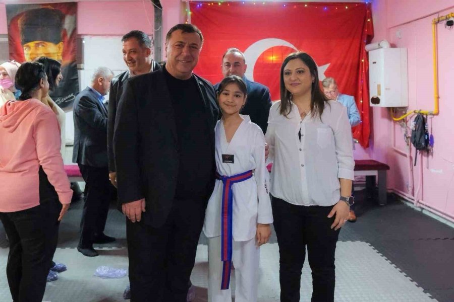 Özkan Alp Minik Taekwondocular İle Buluştu