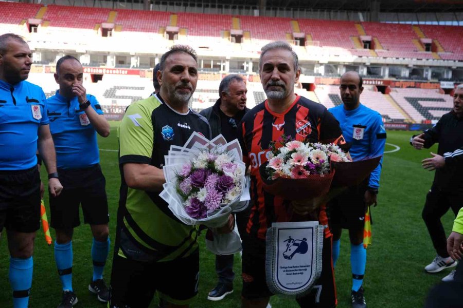 Eskişehir’in Emektar Futbolcuları Bir Araya Geldi