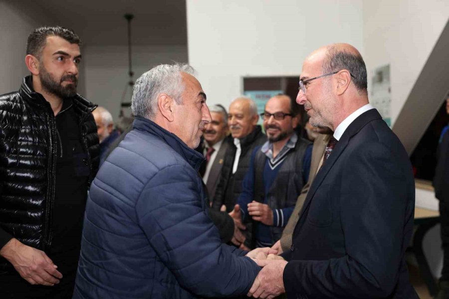 Başkan Pekyatırmacı Vatandaşların Kandil Bereketine Ortak Oldu