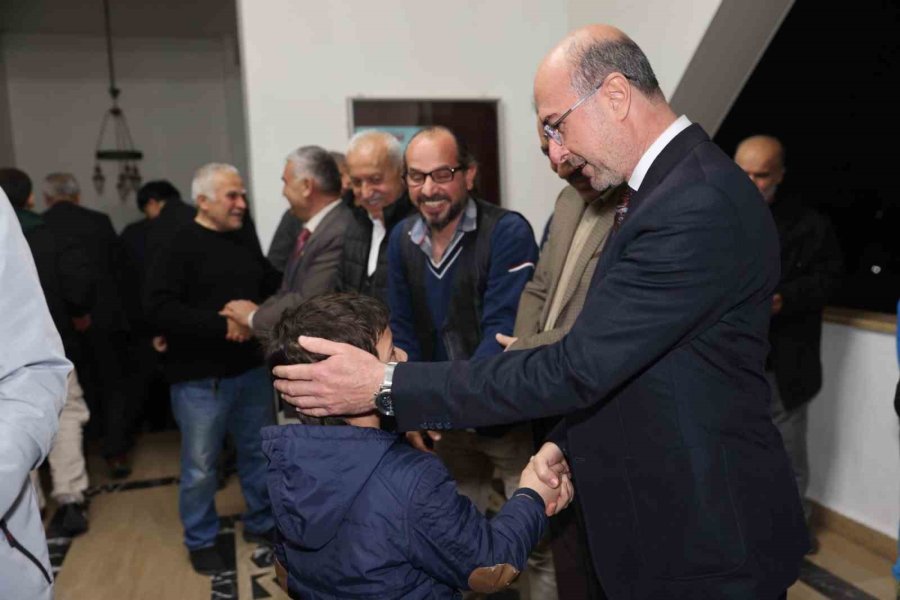 Başkan Pekyatırmacı Vatandaşların Kandil Bereketine Ortak Oldu