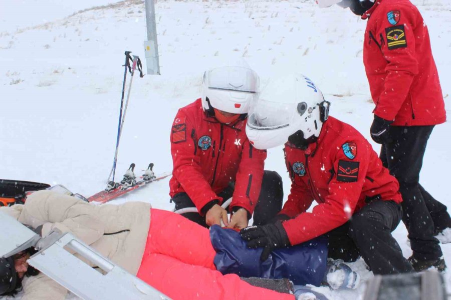 Erciyes’in Hayata Dokunan Kahramanları Jak Timleri