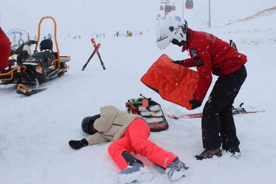 Erciyes’in Hayata Dokunan Kahramanları Jak Timleri