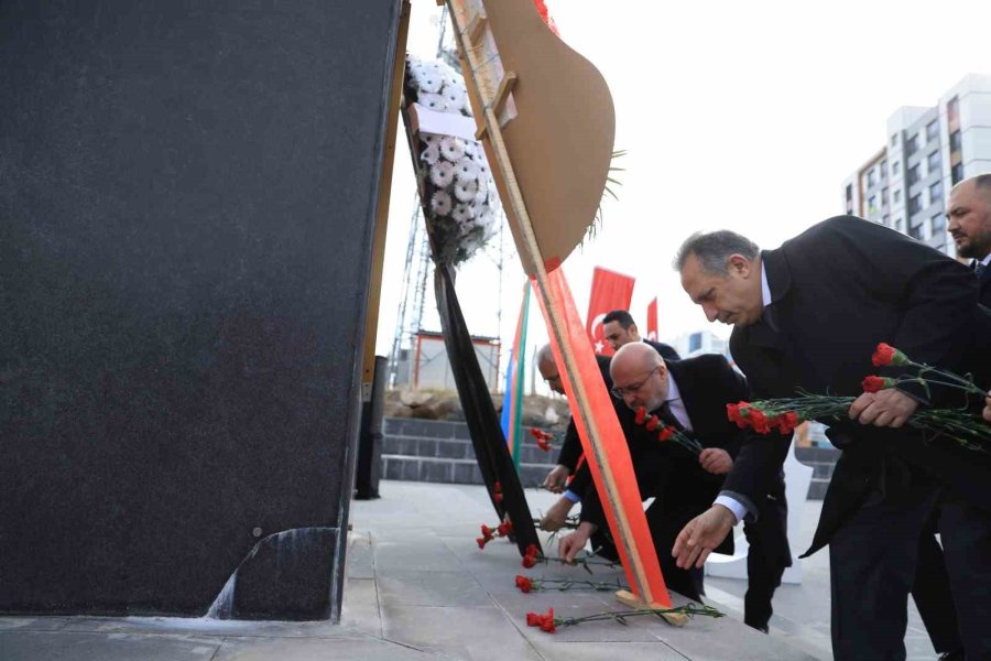 Hocalı Şehitleri, Yeni Yapılan Azerbaycan Parkı’nda Anıldı