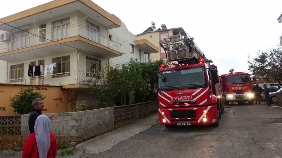 Manavgat’ta Devrilen Soba Yangın Çıkardı