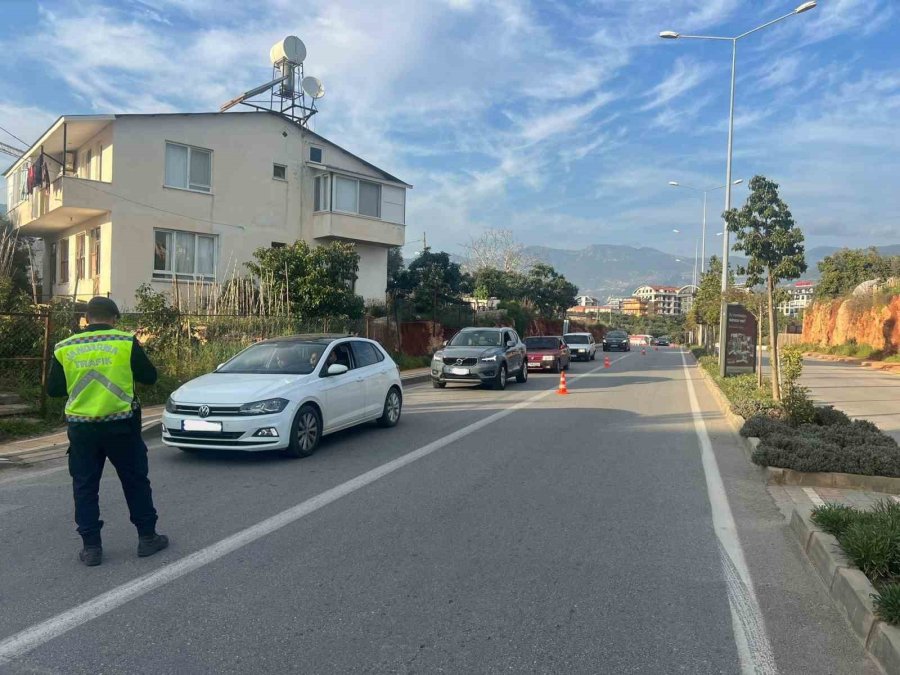 Alanya’da 25 Araç Trafikten Men Edildi