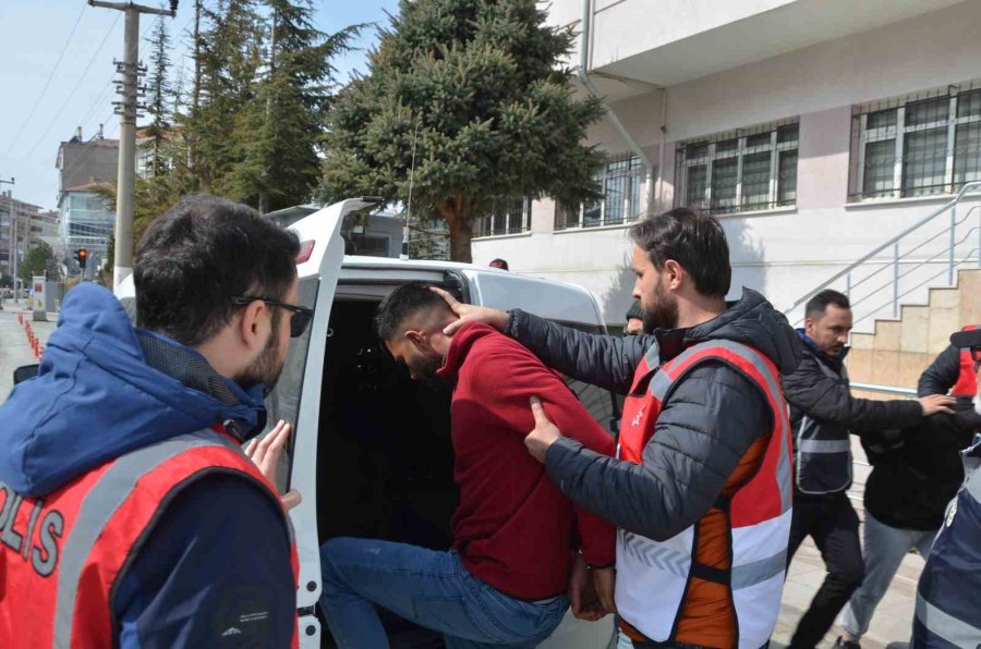 Evinde Satırla Öldürülen Adamı Damadı Öldürmüş