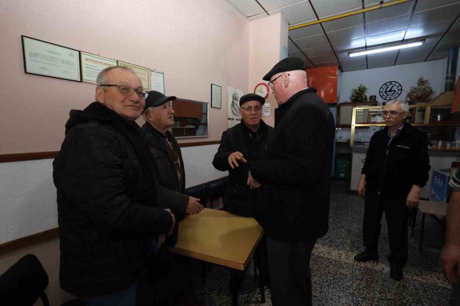 Kazım Kurt İstiklal Mahallesi Esnafını Gezdi