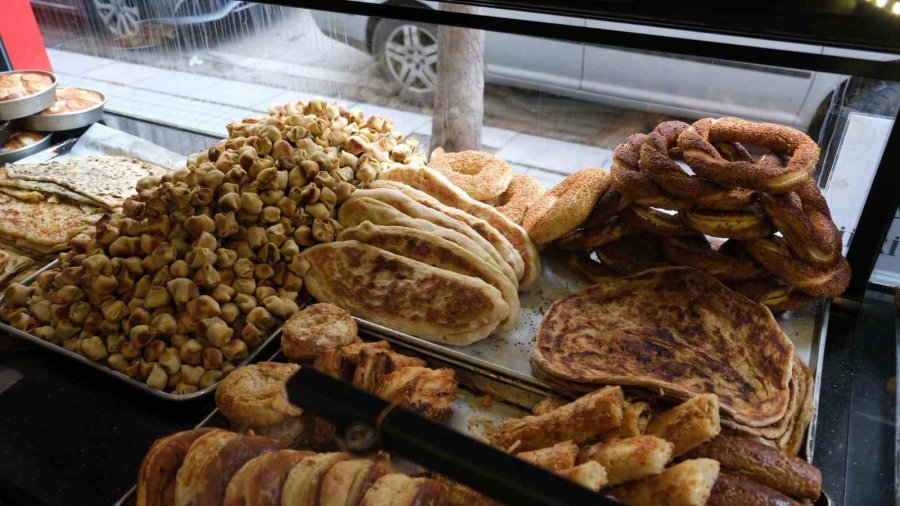 Yeterli Metal Para Bulamayan Fırıncılar, Dilencilerden Bozukluk İstemeye Başladı