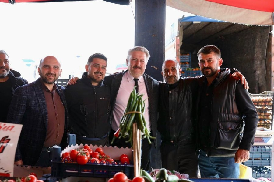Başkan Palancıoğlu, Yıldırım Beyazıt Pazar Yerinde Sevgiyle Karşılandı