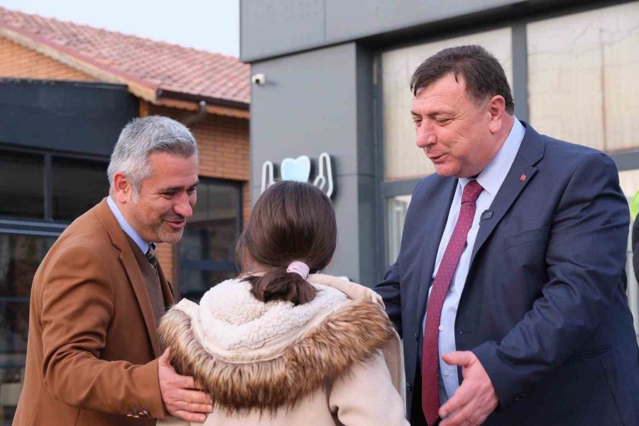 Özkan Alp’e Ihlamurkent Mahallesi’nde Yoğun İlgi