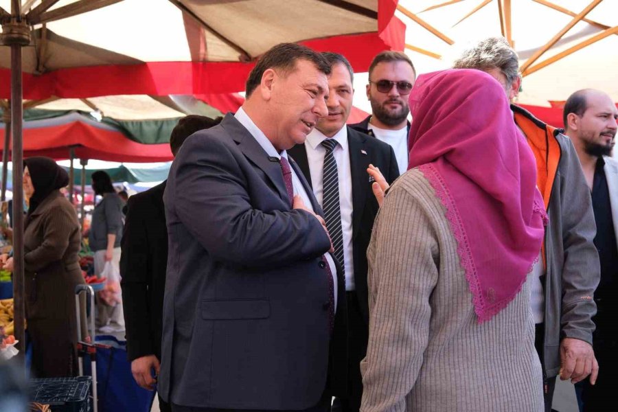 Özkan Alp’e Ihlamurkent Mahallesi’nde Yoğun İlgi