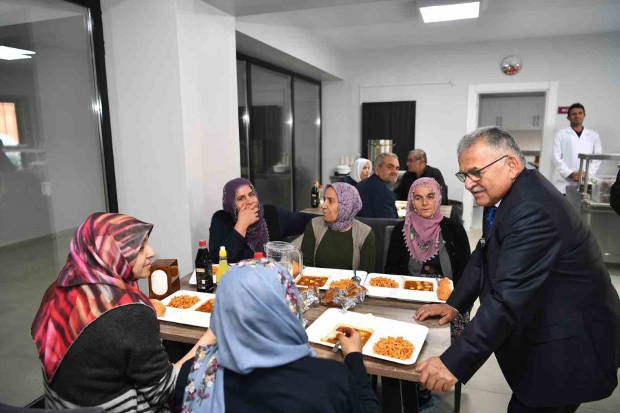 Başkan Büyükkılıç’tan Yeni Dönemde De Gönüllere Dokunacak Sosyal Hizmet Projeleri