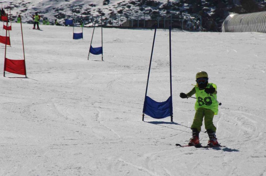 Kar Fırtınaları Valilik Kupası’nda Şampiyonlar Belli Oldu