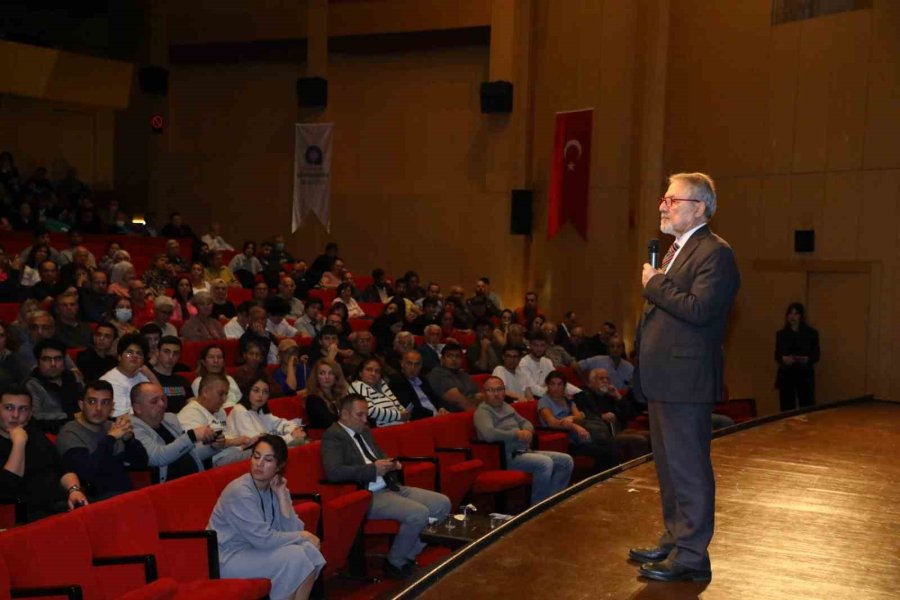 Prof. Dr. Naci Görür: "deprem Siyaset Üstüdür”