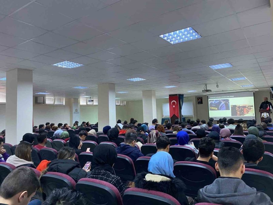 Karapınar’da Üniversite Öğrencilerine "bağımlılıkla Mücadele" Semineri