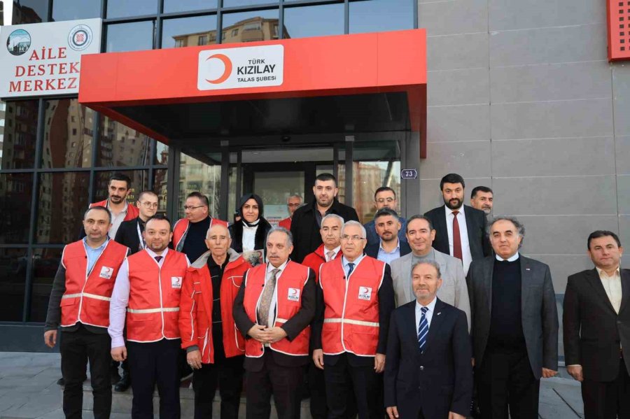 Kızılay’dan Başkan Yalçın’a Övgü Ve Teşekkür Plaketi