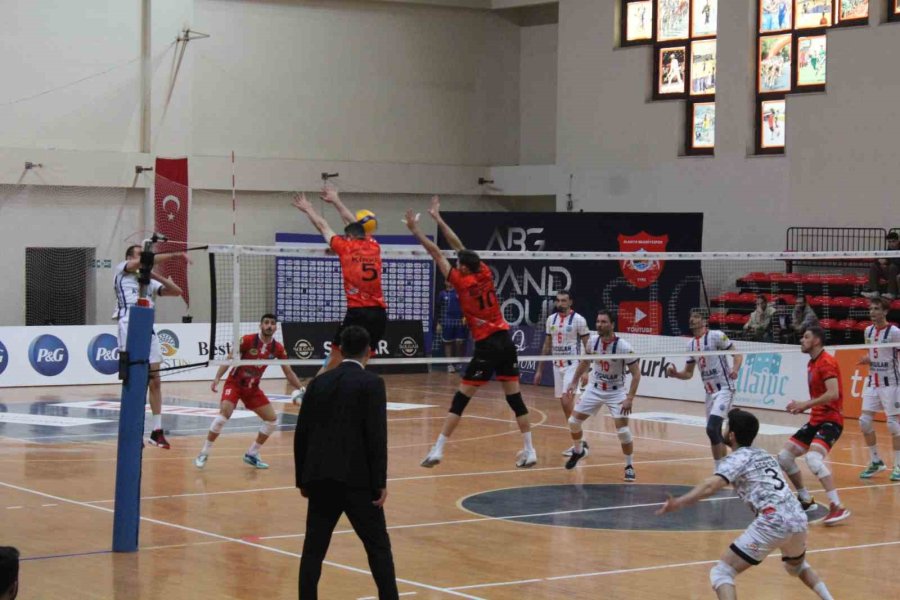 Axa Sigorta Efeler Ligi: Alanya Belediyespor: 3 - Bigadiç Belediyespor: 0